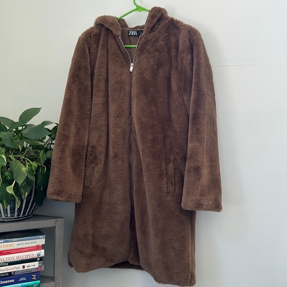 Zara Jackets & Blazers - ZARA faux fur jacket